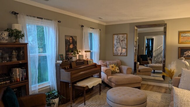 Photo - Kempsville, Brigadoon Pines 5 BR 2.5 BA 2700 sq ft, 2 car garage