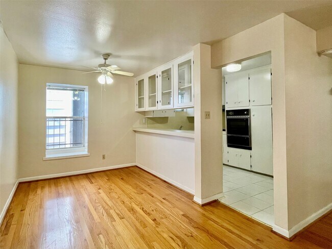 Photo - 3420 Mt Vernon St Unit 8