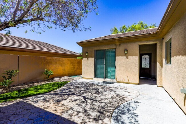 Photo - Anthem Country Club Beauty Single Story with Casita