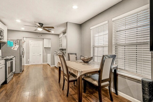 Photo - 234 E 1st St