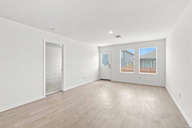 2730 Jasper Stone