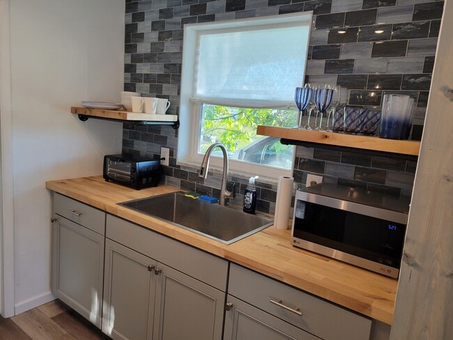 Photo - 22227 Hernando Ave