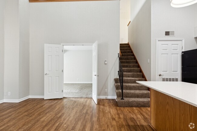 Building Photo - Woodcrest Rental