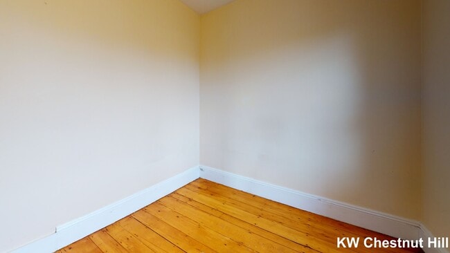Photo - 192 Hillside St