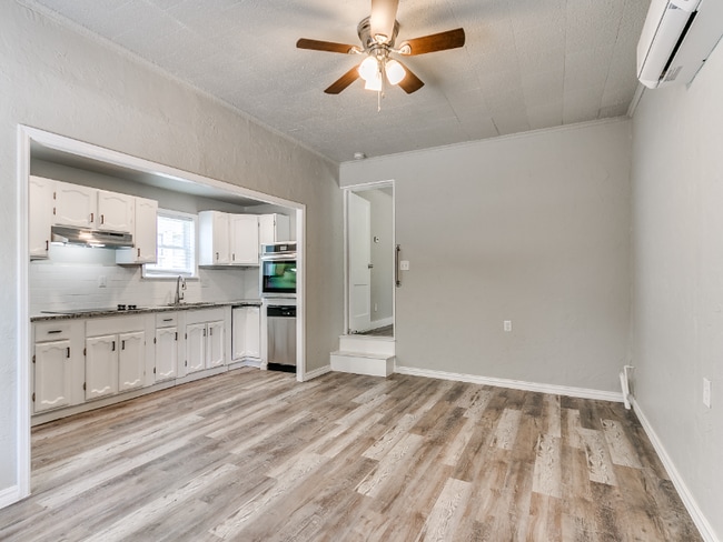 Photo - 4410 N Blackwelder Ave