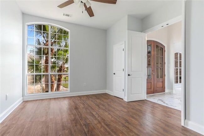 Photo - 242 Spinnaker Dr