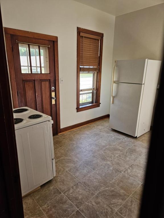 Photo - 212 State St