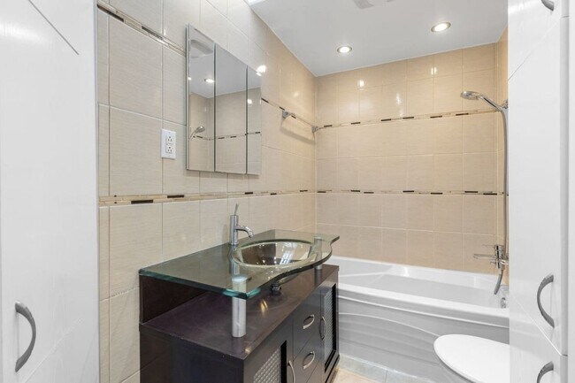 Photo - 100 Lorenz Rd Unidad 707B