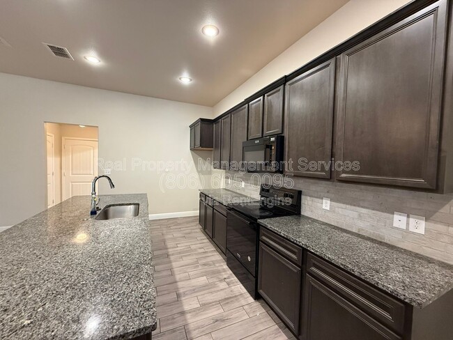 Photo - 13802 Avenue W