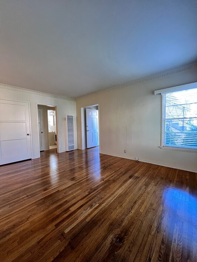 Photo - 7030 Flight Ave Unit 7030