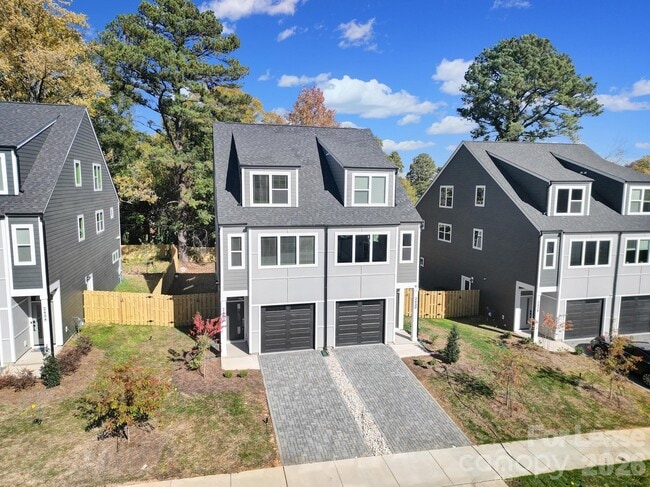 Photo - 2432 Arty Ave