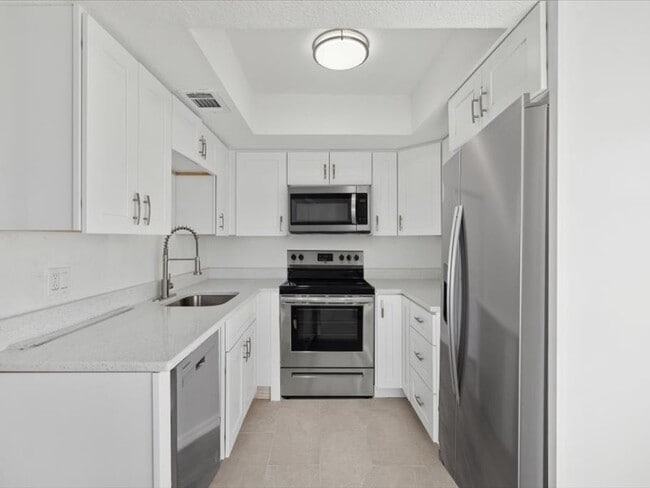Photo - 16200 Dublin Cir