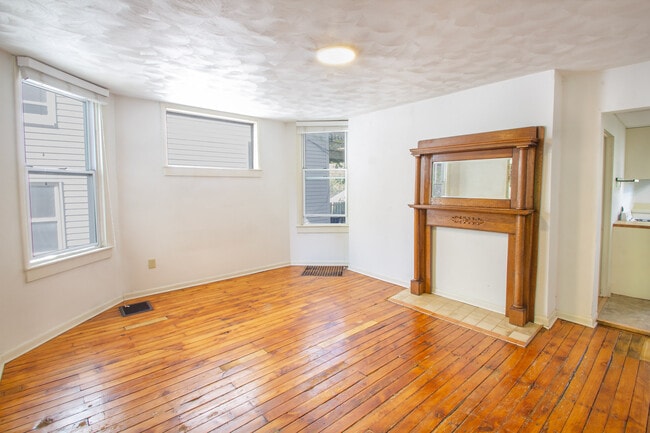 Building Photo - 421 S Trenton Ave Unit 1