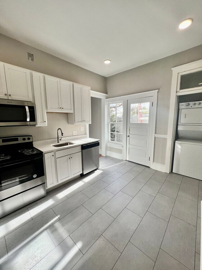 Photo - 2801-2803 E Marshall Street Unit 2803-A