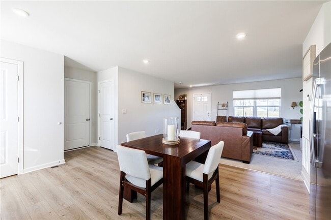 Photo - 294 Mildahn Rd