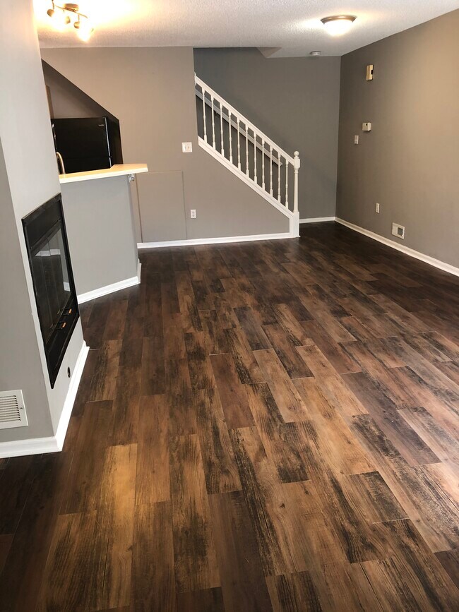 Photo - 1323 SE Delaware Ave