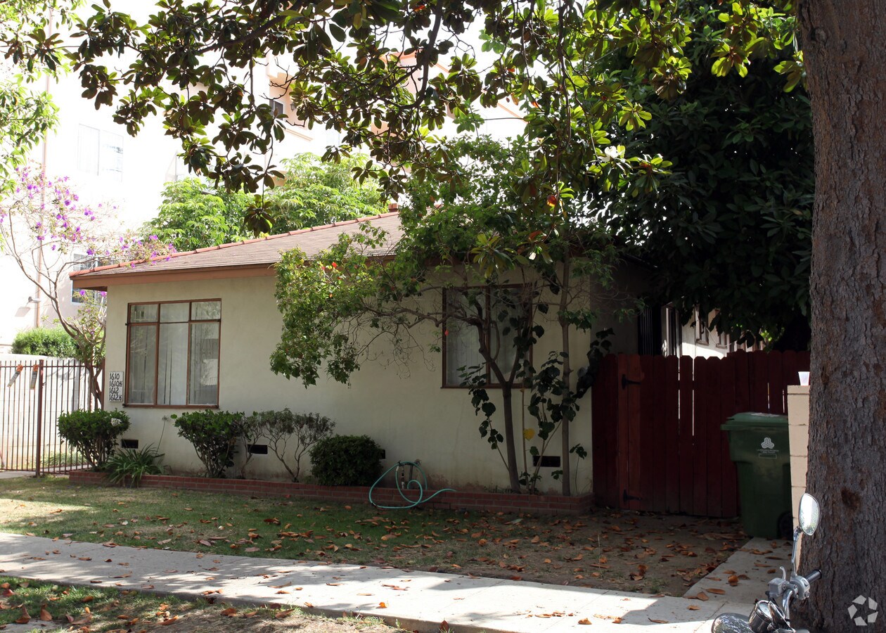 Photo - 1610 Armacost Ave