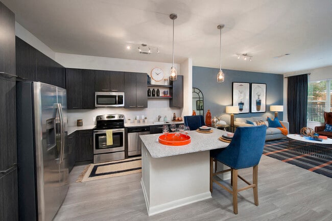 Full Kitchen - City View Vinings Apartments