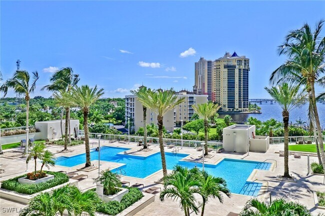 Photo - 3000 Oasis Grand Blvd Unidad 606