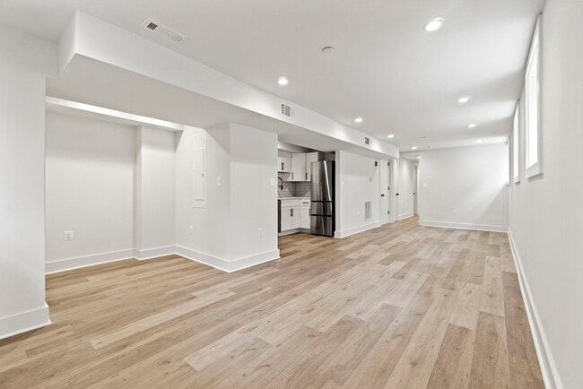 Sala de estar y cocina - 2753 Macomb St NW Unidad 1