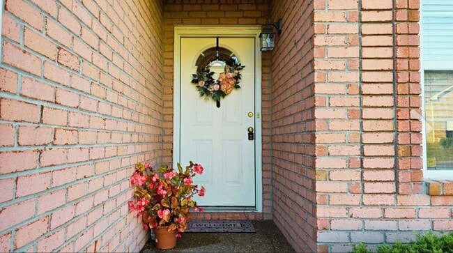 Photo - Spacious and beautiful Hendersonville home