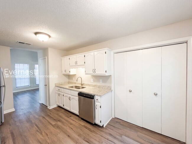 Photo - 6832 Maury Dr