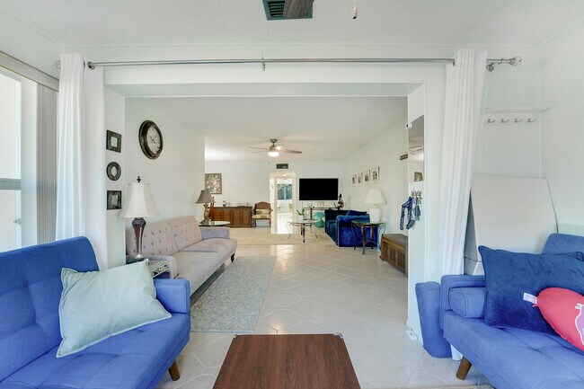 Photo - 4515 NW 3rd Ct Unit C