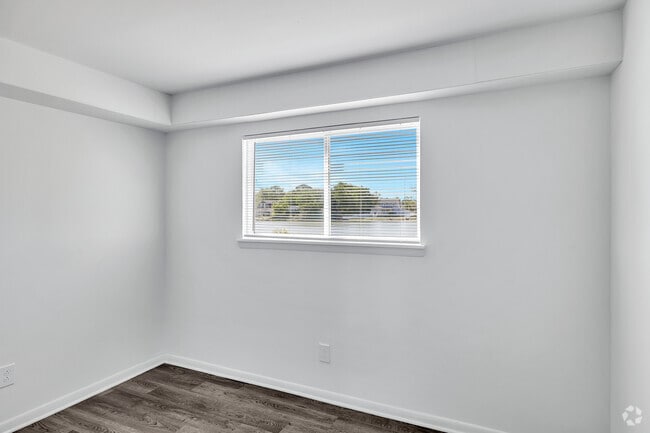 Skipjack - 2BR, 1BA -741 SF - Bedroom