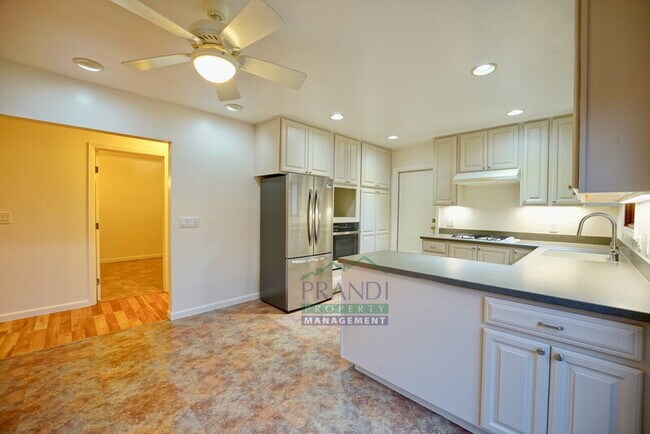 Photo - 75 Stasia Dr