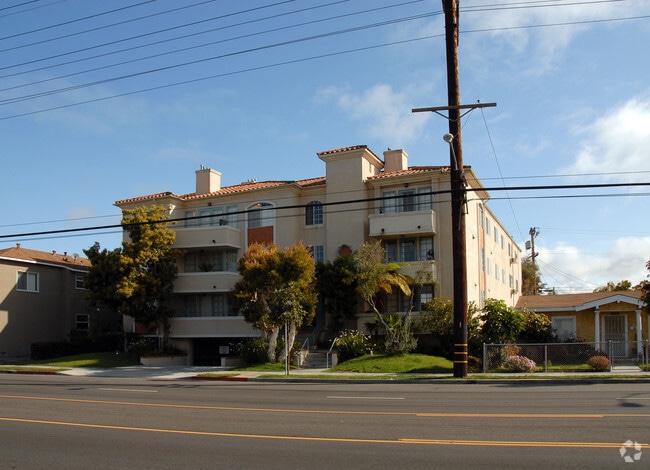 Building Photo - 4230 S Centinela Ave Rental