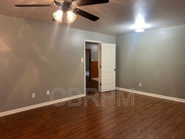 Photo - 4912 17th St