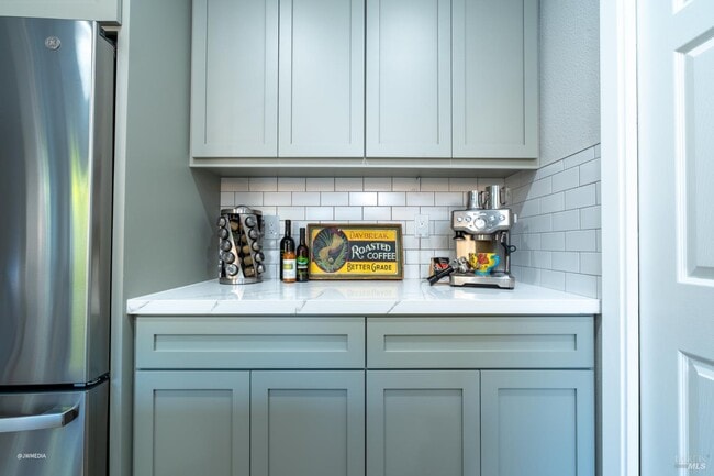 Photo - 517 Leafhaven Ln