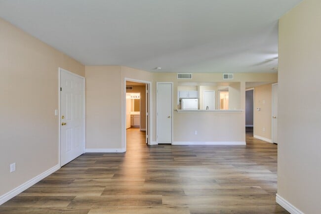 Photo - Beautiful 2Bed/2Bath First Floor Condo located in Silverado Ranch Unit 1016