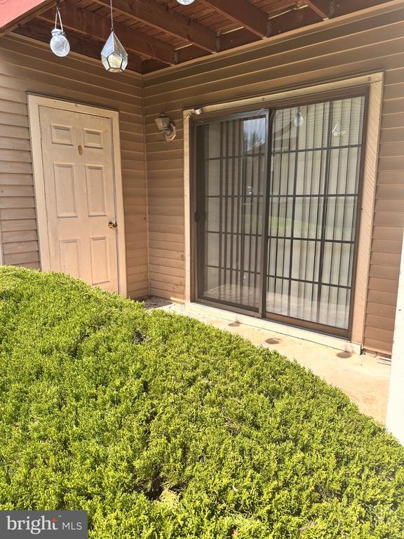 Photo - 806 Barry Ct