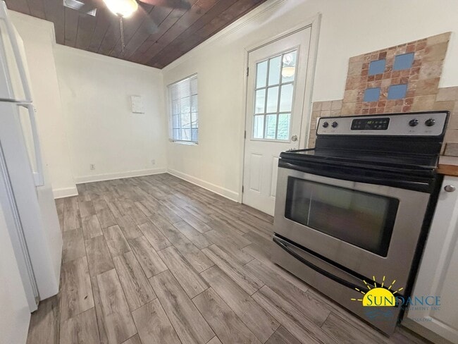Photo - Great 4 Bedroom Home with Water View in Downtown Fort Walton Beach!