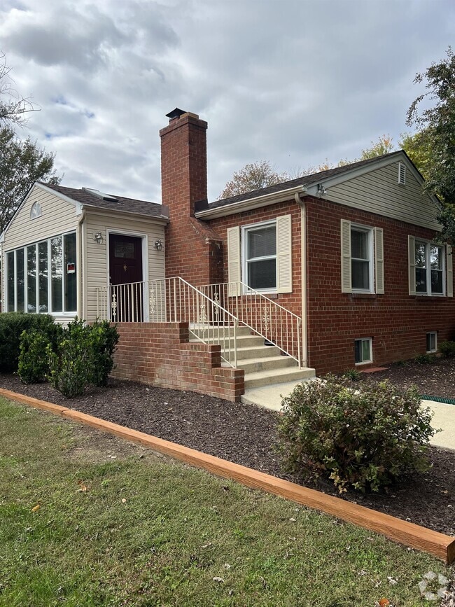 Building Photo - 6607 Horseshoe Rd Rental