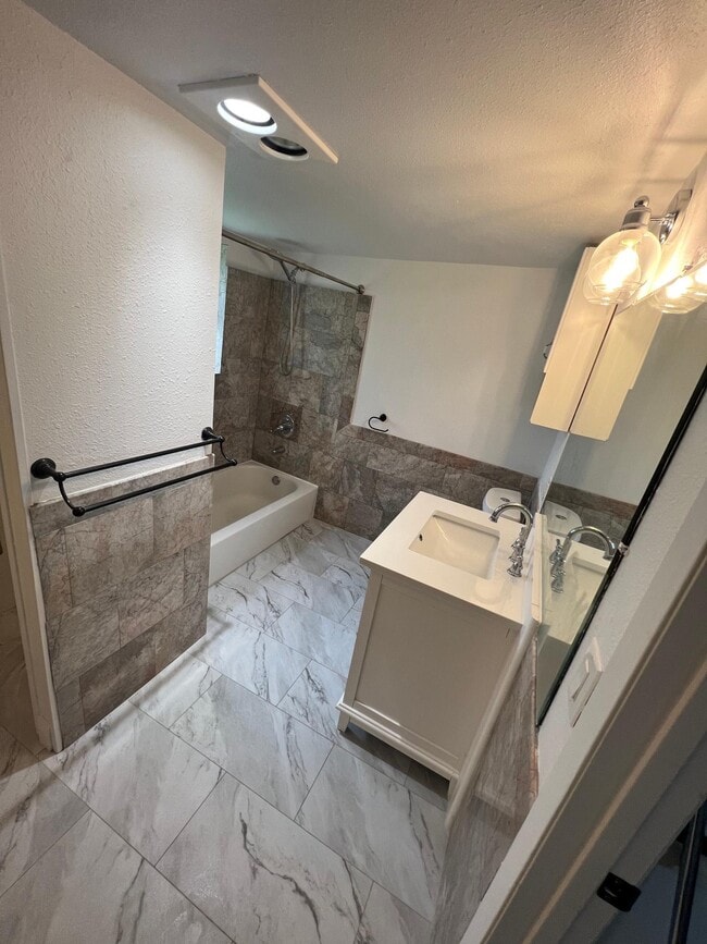 Photo - 426 Belleville St