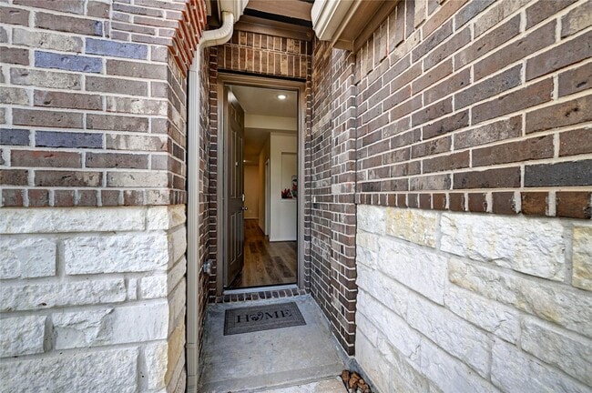 Photo - 865 Spruce Pine Dr