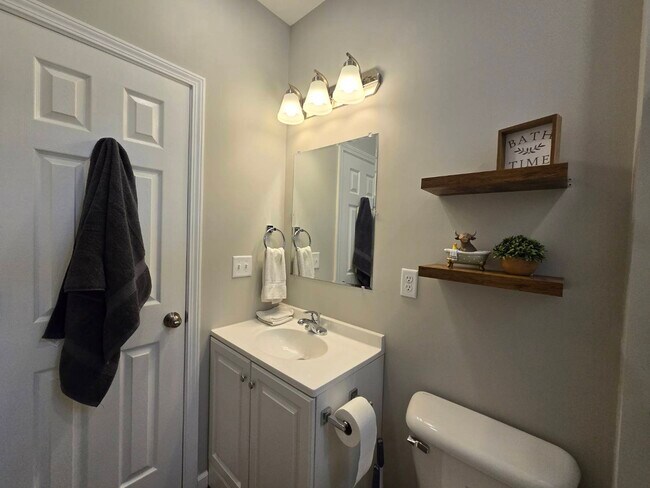 Photo - 203 N State St Unit 3