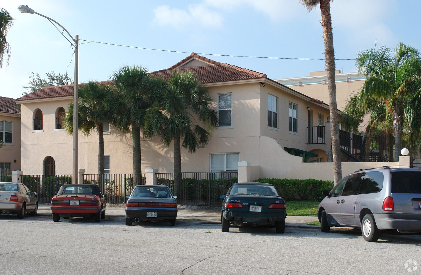 Photo - 410 S Rosemary Ave Apartments