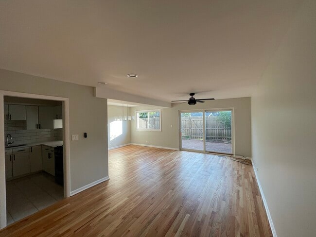 Photo - 725 Hibbard Rd