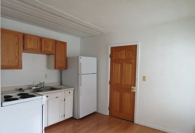 Photo - HATCH AND YOUNG 722 Unit 3