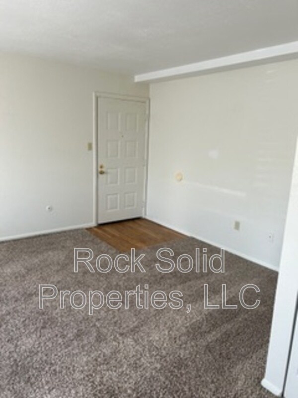 1008 E Jefferson Rd