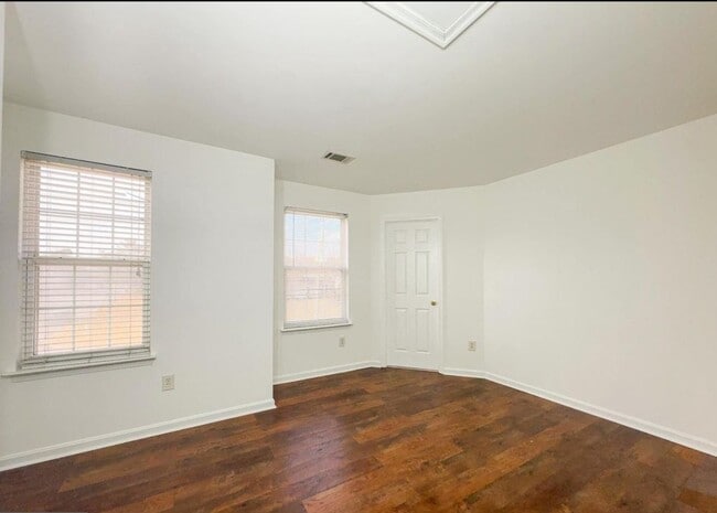 Second bedroom - 8153 Telegraph Rd