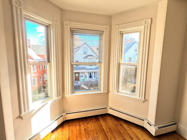 Photo - 90 Wenham St Unit 2