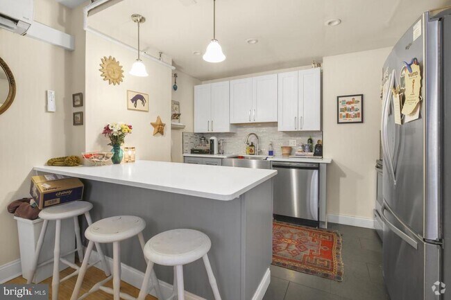 Building Photo - 44 S 3rd St Unit 4R Rental