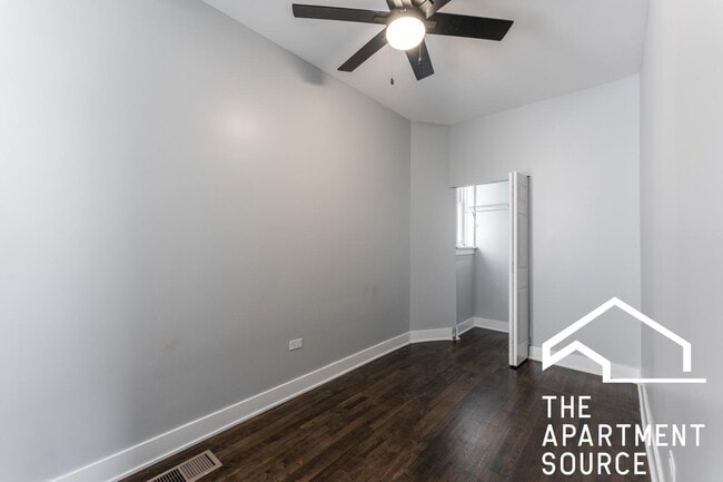 Photo - 1922 N Wilmot Ave Unit 1R