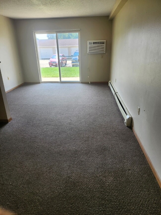 Building Photo - 1 Bedroom |1 Bathroom 1st Floor Unit 16