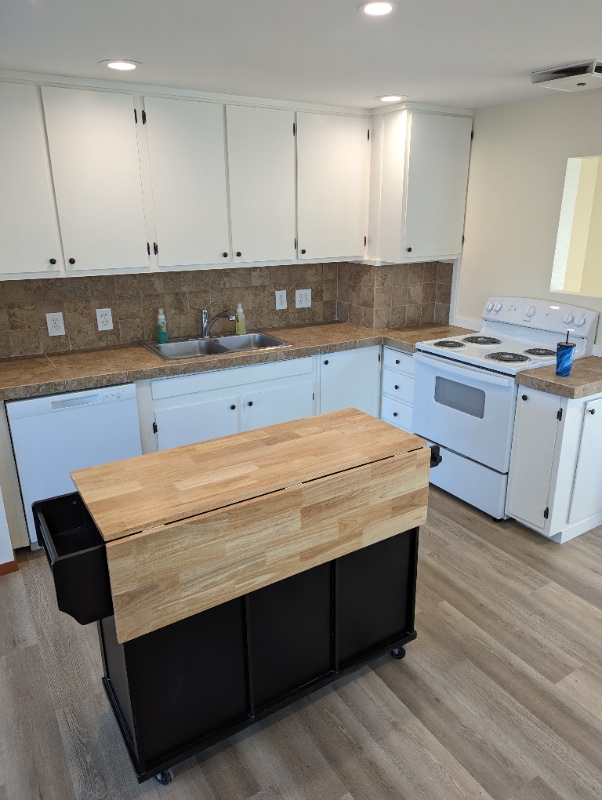 Photo - 2136 NW Jetty Ave