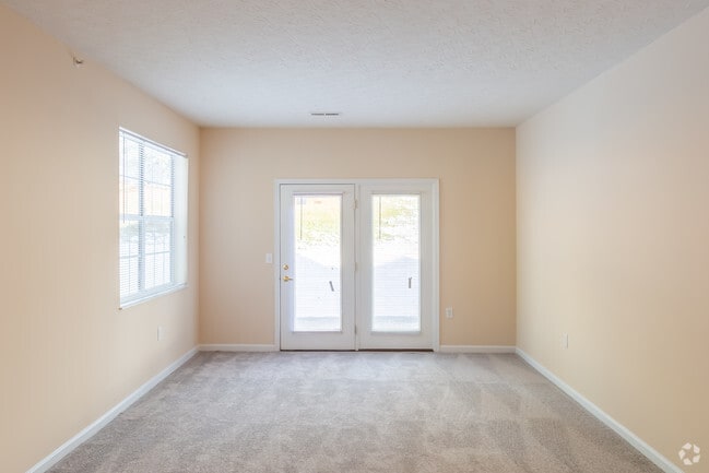 2BR, 2BA - 970 SF
